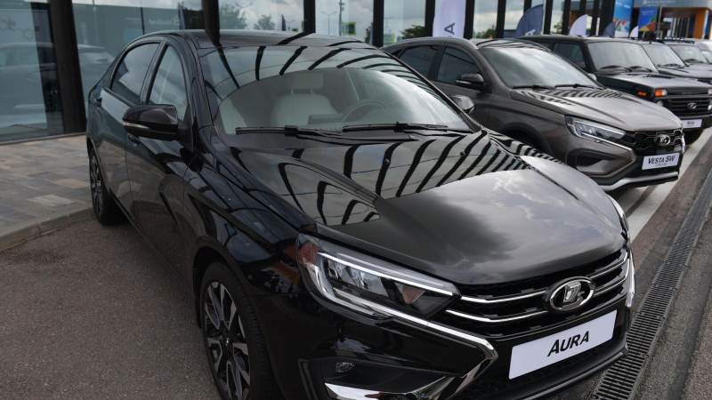 «АвтоВАЗ» начинает розничные продажи Lada Aura