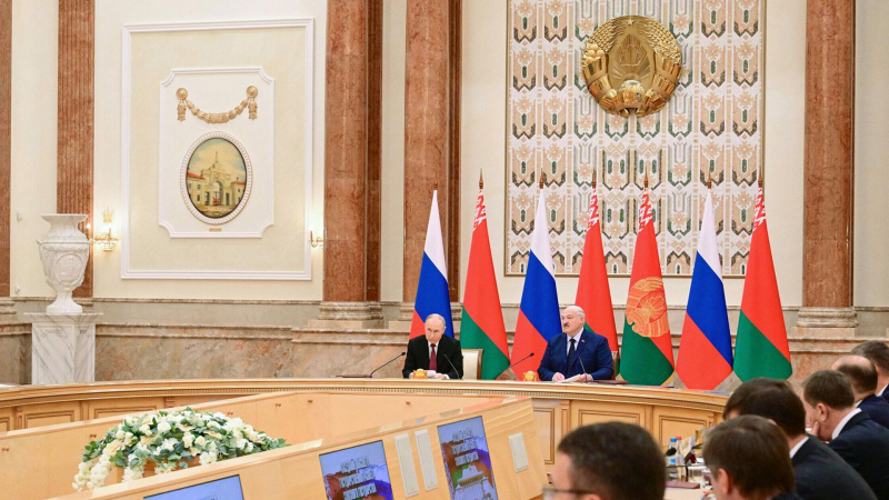 Лукашенко попросил Путина разместить «Орешник» в Белоруссии