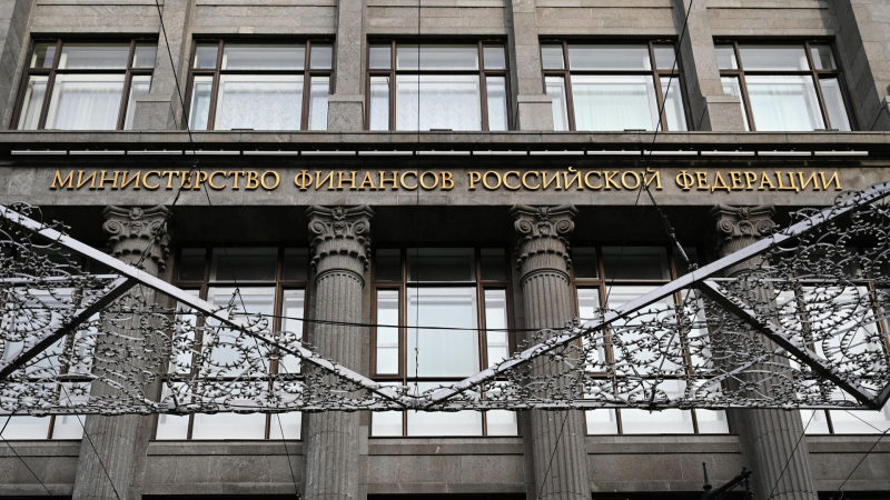Минфин обсуждает со страховщиками работу по долевому страхованию жизни