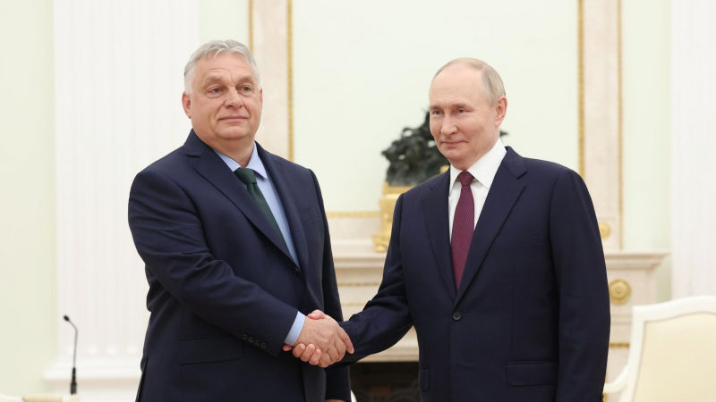 Песков раскрыл детали разговора Путина с Орбаном