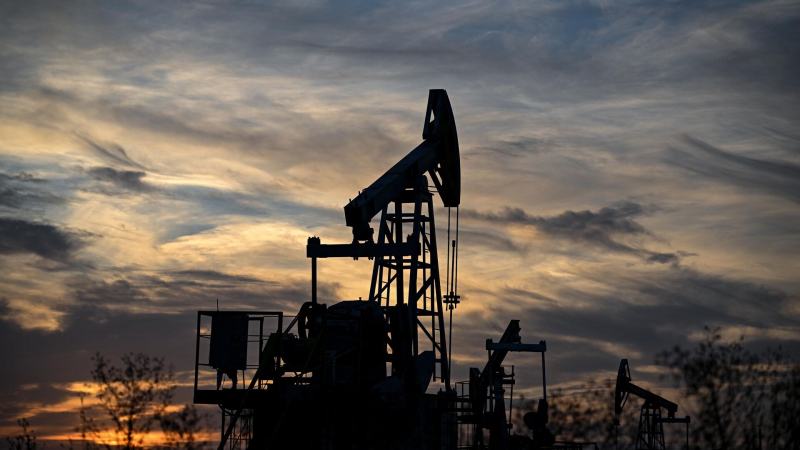 Сечин заявил о ключевой роли нефти и газа в энергобезопасности
