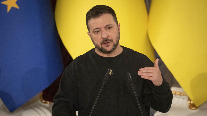 Зеленский заявил о намерении вмешаться в ситуацию в Грузии